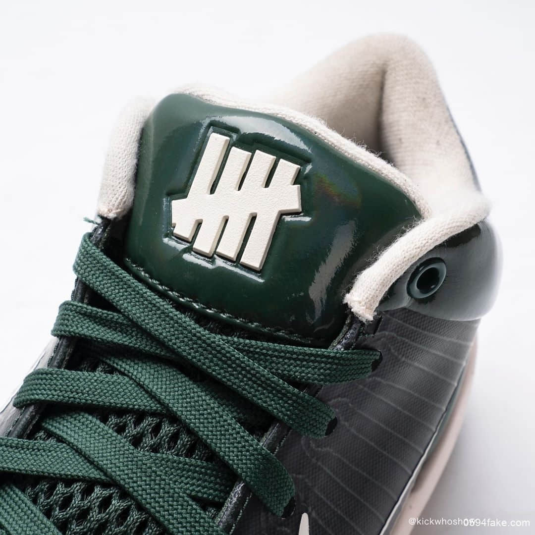 亮眼的深绿色漆面皮革!UNDEFEATED x Zoom Kobe 4 Protro这个复刻色必须安排! 货号:CQ3869-301