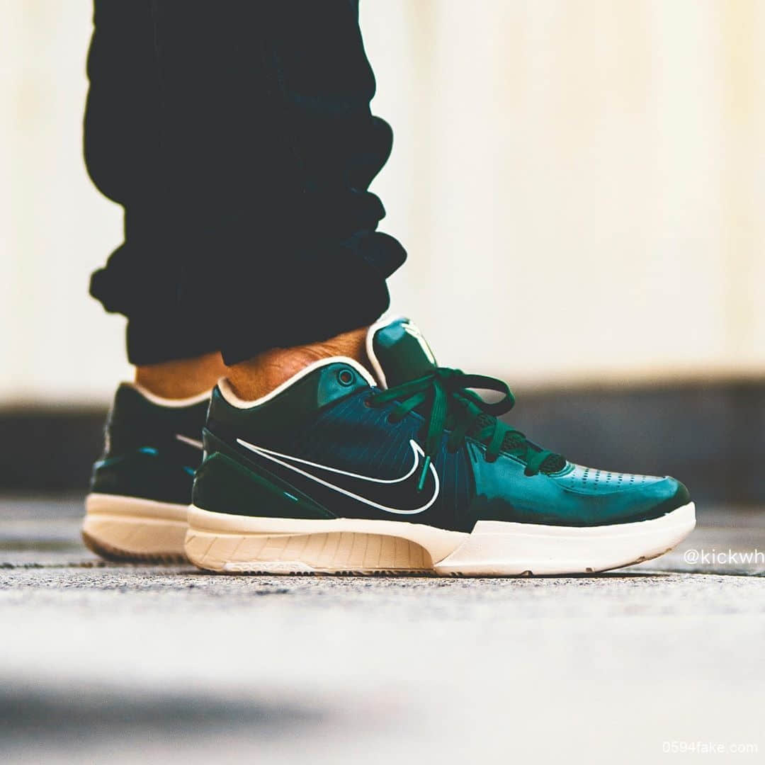 亮眼的深绿色漆面皮革!UNDEFEATED x Zoom Kobe 4 Protro这个复刻色必须安排! 货号:CQ3869-301