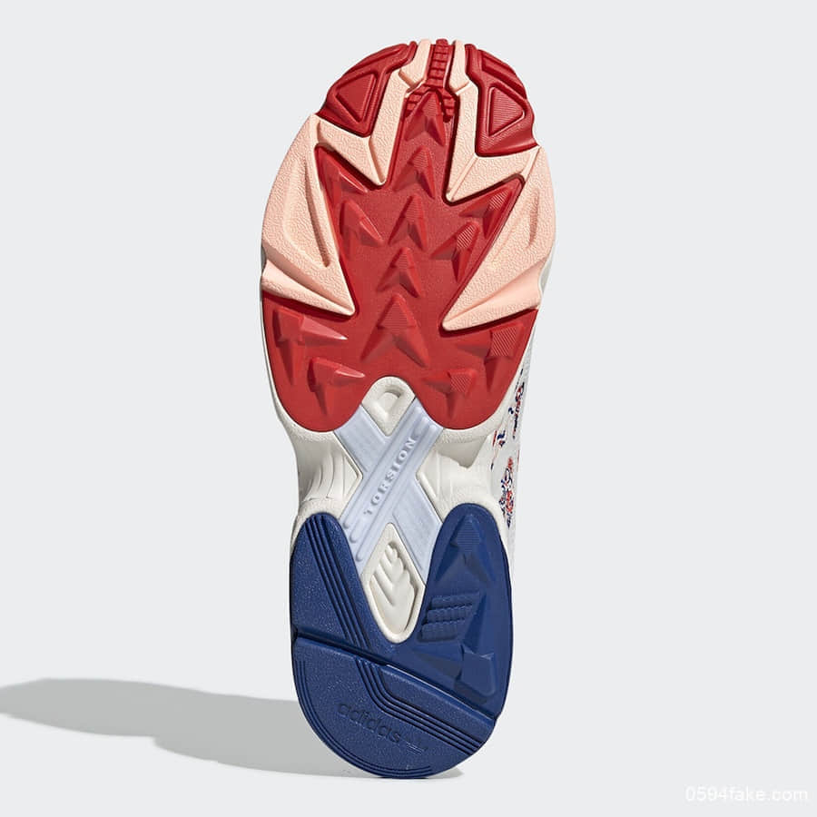 脚踏祥云来见你!你的意中人其实是这双Adidas Yung-1!货号:EE7087