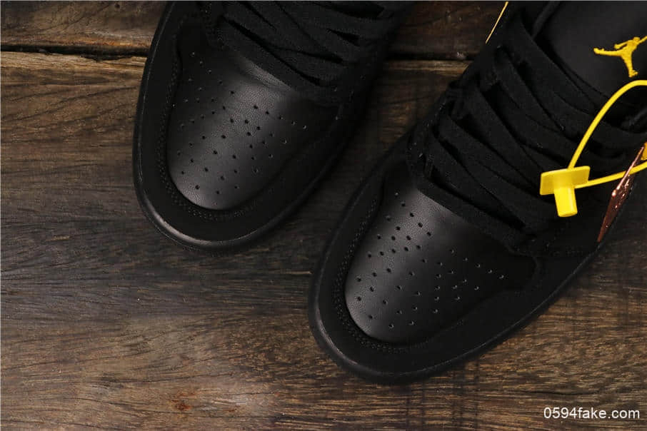 耐克Nike Air Jordan 1 AJ1 Low Suede Beige Pink 乔丹一代低帮百搭休闲文化篮球鞋 货号：553558-071