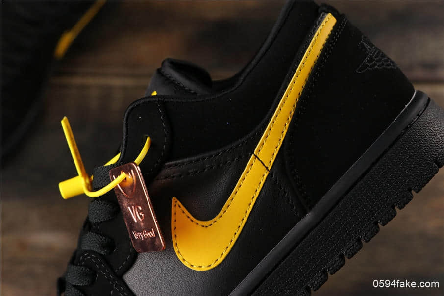 耐克Nike Air Jordan 1 AJ1 Low Suede Beige Pink 乔丹一代低帮百搭休闲文化篮球鞋 货号：553558-071