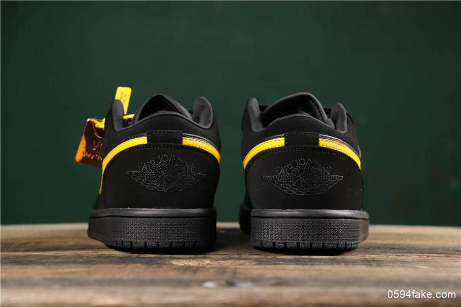 耐克Nike Air Jordan 1 AJ1 Low Suede Beige Pink 乔丹一代低帮百搭休闲文化篮球鞋 货号：553558-071