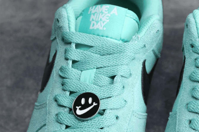 Nike Air Force 1 Have A Nike Day湖水绿笑脸 耐克空军一号顶级真标翻毛皮革低帮运动鞋 货号:BQ8273-300