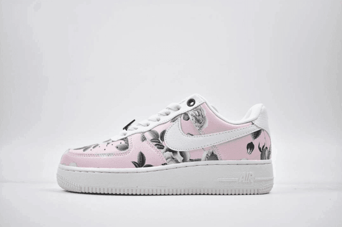 Nike Air Force 1 07 SE PRM粉白沟花卉 耐克纯原空军一号专为少女定制款 货号：AO1017-102