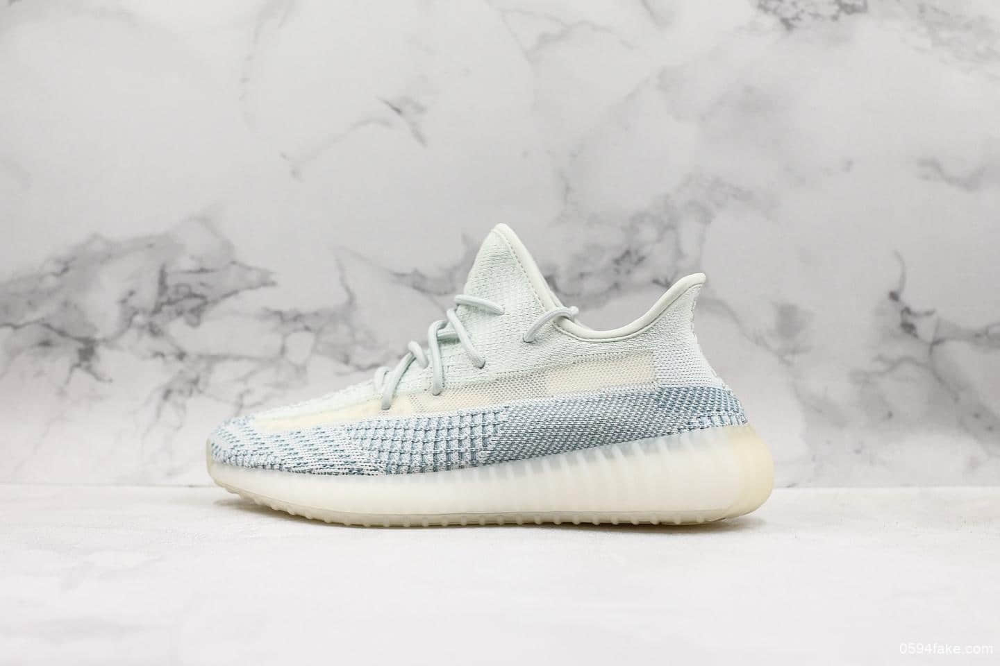 阿迪达斯Adidas Yeezy Boost 350 V2 CloudWhite椰子2.0系列PK纯原版本巴斯夫满钉大底全新冰蓝配色 货号：FW3043