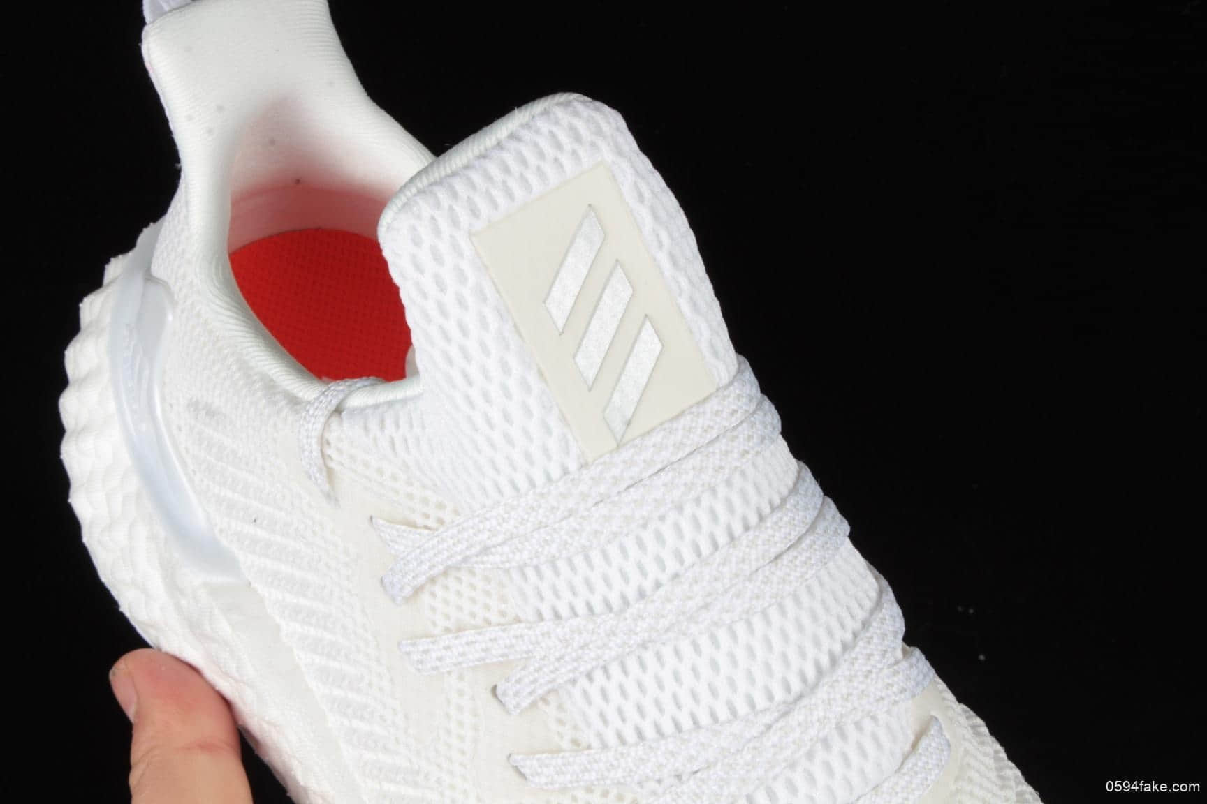 阿迪达斯Adidas Alphaboost System阿尔法白色真标带半码正确立体高频压纹 货号：G28581
