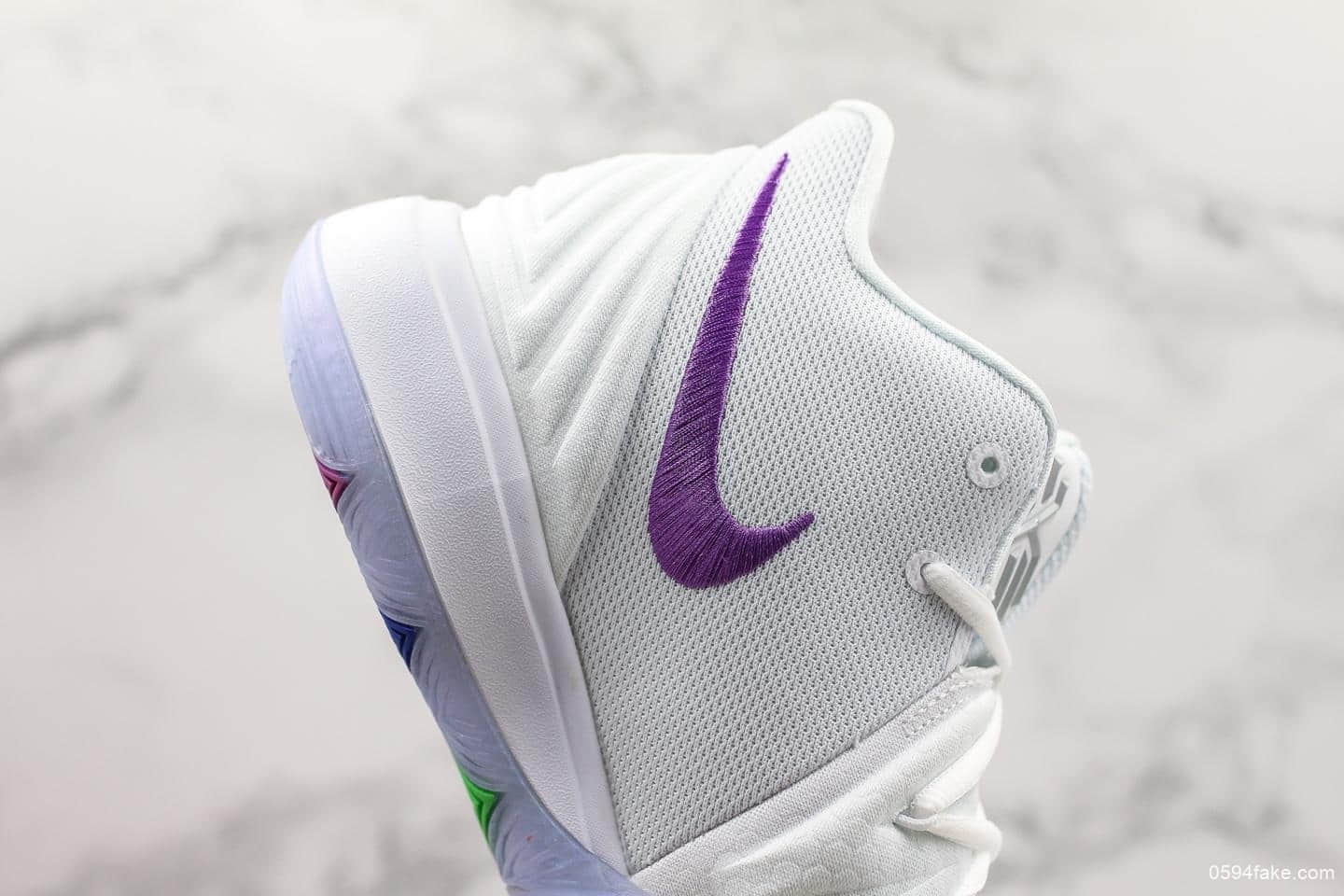 耐克Nike Kyrie 5 True EP Betrue欧文5代彩虹勾实战篮球鞋纯原版本内置Zoom气垫原厂欧斯莱缓震 货号：CH0521-117