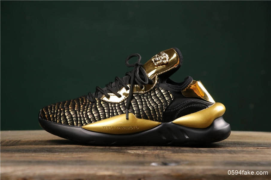 阿迪达斯Y-3 ​Kaiwa Chunky Sneakers纯原版本凯瓦系列复古百搭轻量老爹鞋范思哲黑水拉纹 货号：VV6688