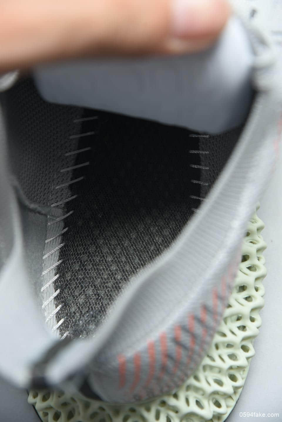 阿迪达斯Adidas Consortium ZX4000公司级未来科技休闲跑鞋细节对比市面所售公司级版本 货号:B42203