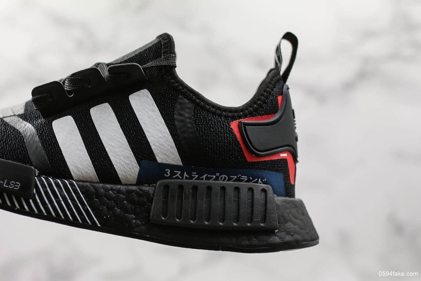 阿迪达斯Adidas NMD R1公司级版本专柜同步休闲运动原厂巴斯夫大底高密度弹性针织鞋面首发新配色 货号：EF1734