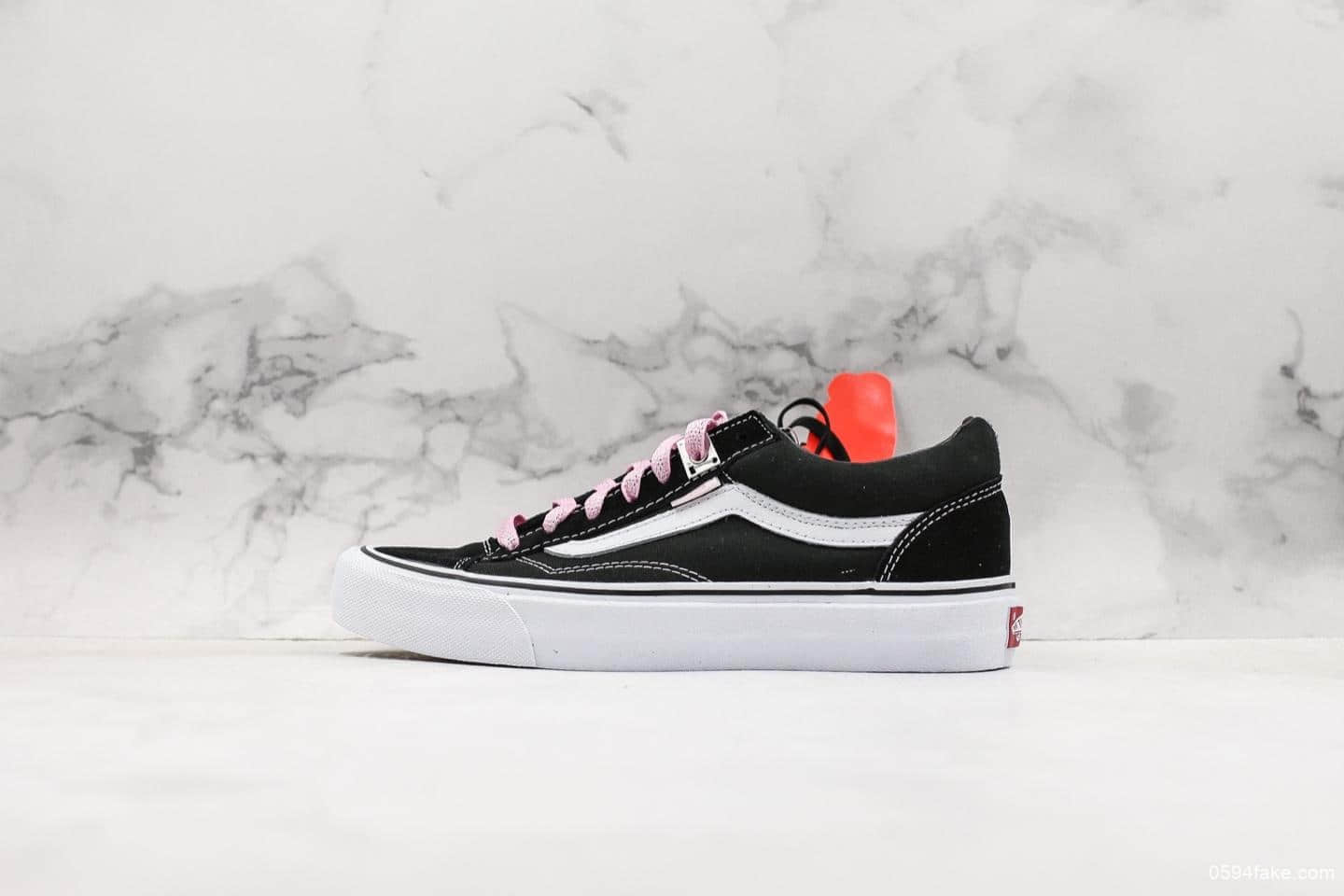 万斯Alyx x Vans Vault OG Sk8-Hi LX美式经典安纳海姆系列低帮硫化休闲运动板鞋AS黑白粉 货号:VN0A3AUUO0X