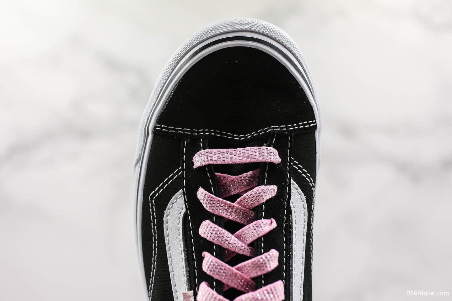 万斯Alyx x Vans Vault OG Sk8-Hi LX美式经典安纳海姆系列低帮硫化休闲运动板鞋AS黑白粉 货号:VN0A3AUUO0X