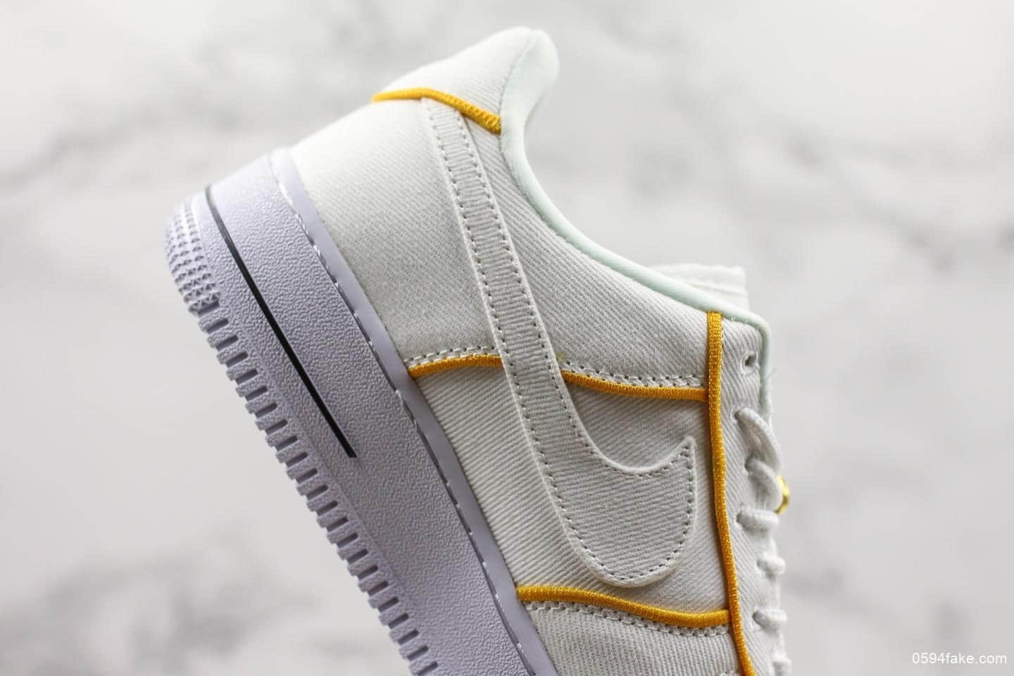 耐克Nike Air Force 1 '07 LV8 style公司级版本低帮空军一号帆布板鞋专柜同步发售内置气垫 货号：AO2425-001