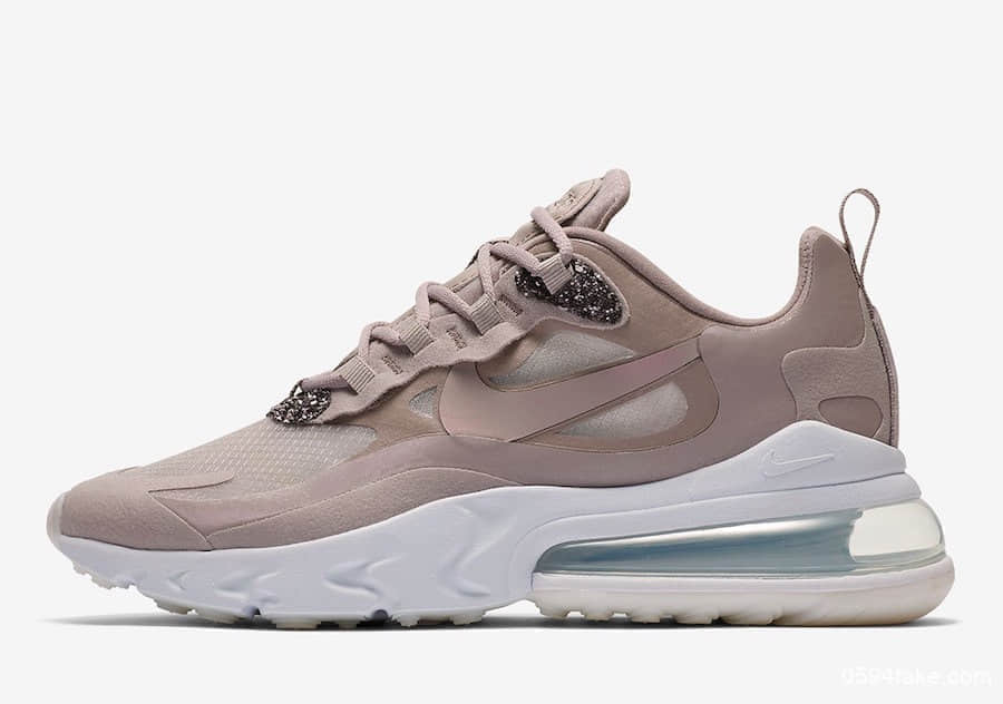 温柔藕粉色瞬间优雅！双重缓震科技脚感澎湃！这双Nike Air Max 270 React一定要入手！ 货号：CQ6361-200