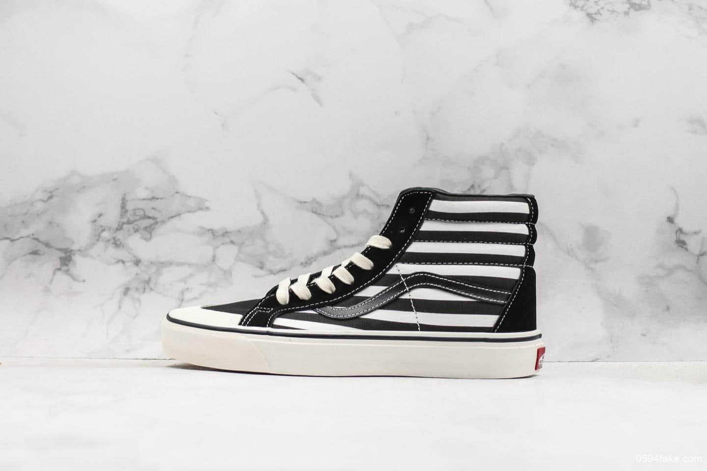 万斯Vans Style 36 Decon SF鲜美子列麂皮黑白条纹高帮真标带半码 海外限定款 货号：VN0A3ZCJXMU
