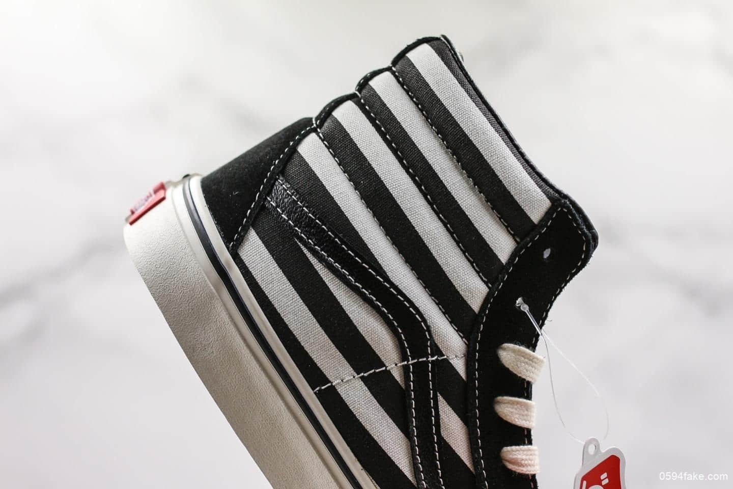 万斯Vans Style 36 Decon SF鲜美子列麂皮黑白条纹高帮真标带半码 海外限定款 货号：VN0A3ZCJXMU