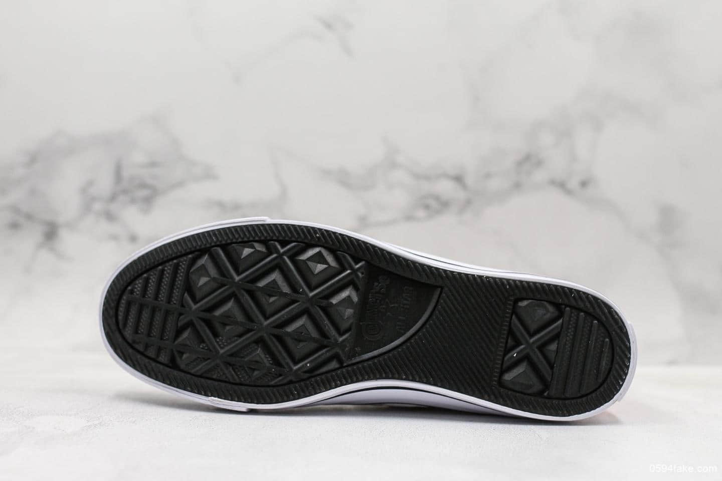 匡威Converse Chuck Taylor All Star情人节七夕来临经典新款红心拼接高帮帆布鞋 货号：563460F