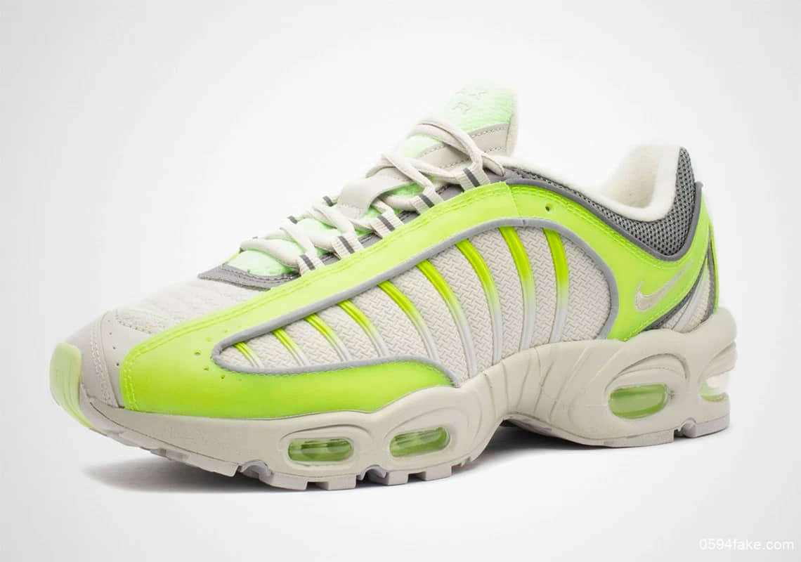 荧光绿配色的Nike Air Max Tailwind 4简直不要太亮眼! 货号:CJ0784-700