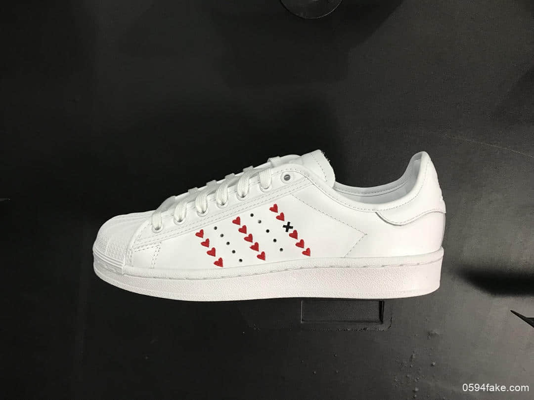 阿迪达斯adidas Originals Superstars J公司级版本三叶草贝壳头七夕情人节限定配色经典百搭休闲运动板鞋 货号：EG5811