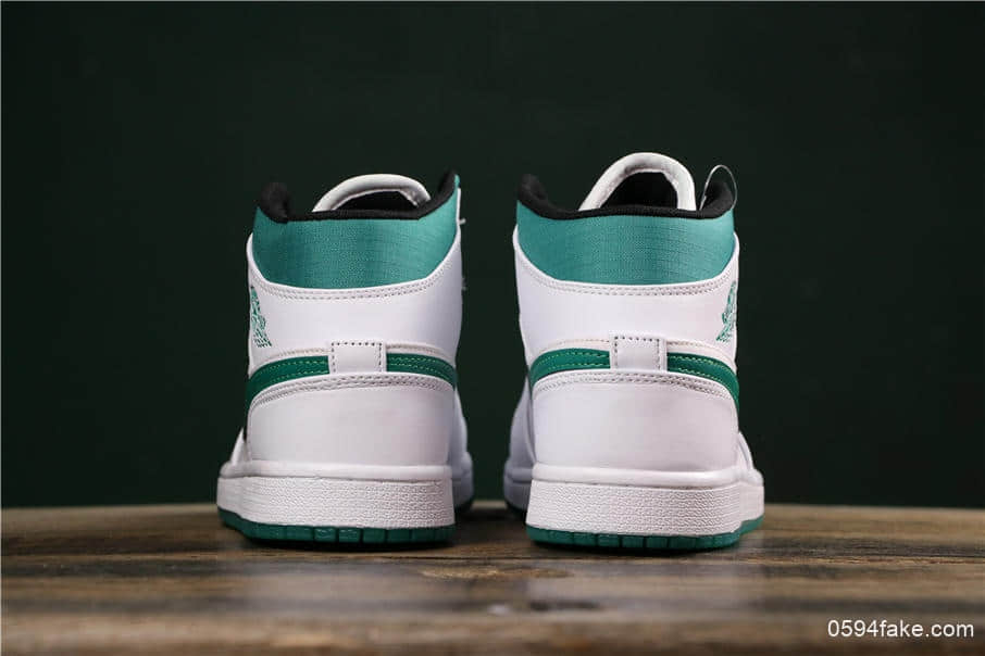 乔丹AIR JORDAN 1 MID SE GC MYSTIC GREEN公司级版本乔一中帮休闲百搭运动板鞋市面所售最高版本 货号：CD6759-103