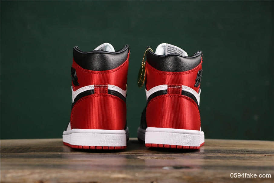 乔丹Air Jordan 1 Satin WMNS Black Toe原厂复刻AJ1丝绸扣碎TOP纯原版本丝绸黑脚趾 货号:CD0461-016