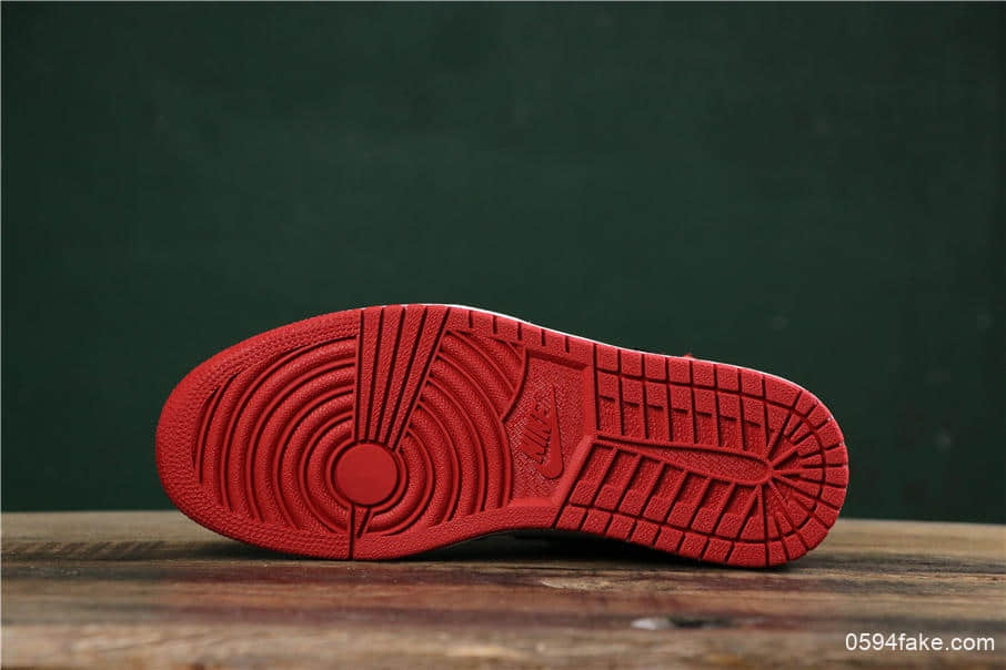 乔丹Air Jordan 1 Satin WMNS Black Toe原厂复刻AJ1丝绸扣碎TOP纯原版本丝绸黑脚趾 货号:CD0461-016