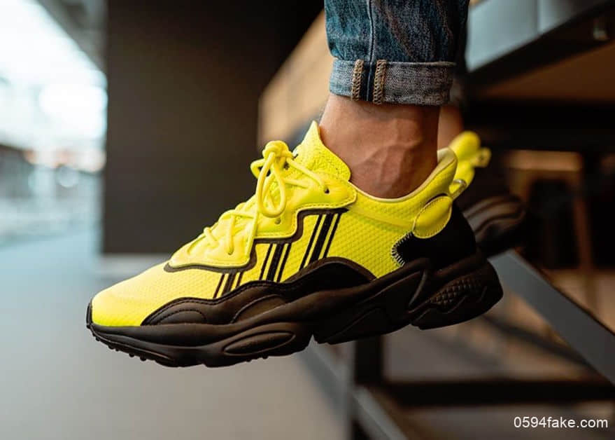 超吸睛配色!想不注意都难!adidas Ozweego“Solar Yellow”明日发售! 货号:EG7449