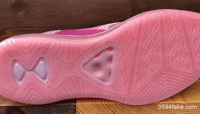 郁金香粉的色调也太少女了吧!John Elliott x Nike LeBron Icon“Tulip Pink”将于9月26日发售