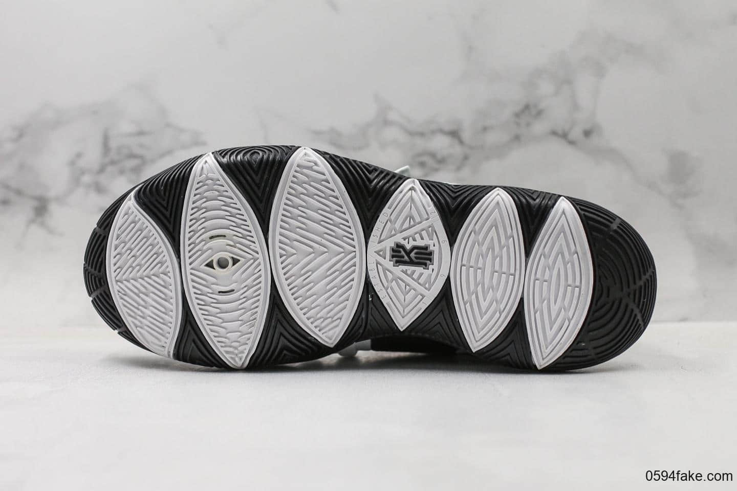 耐克Nike Kyrie 5欧文5纯原正确原楦版本内置气垫实战篮球鞋原盒原标完美细节内置ZOOM气垫 货号:AO2919-903