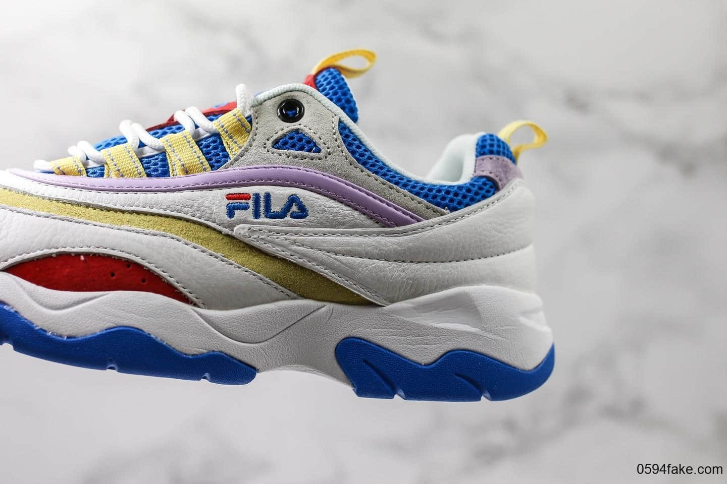 斐乐FILA Fmc Elevator-lris 17w公司级版本复古时尚真皮潮款球鞋采用进口头网纱 货号:22743737-WT