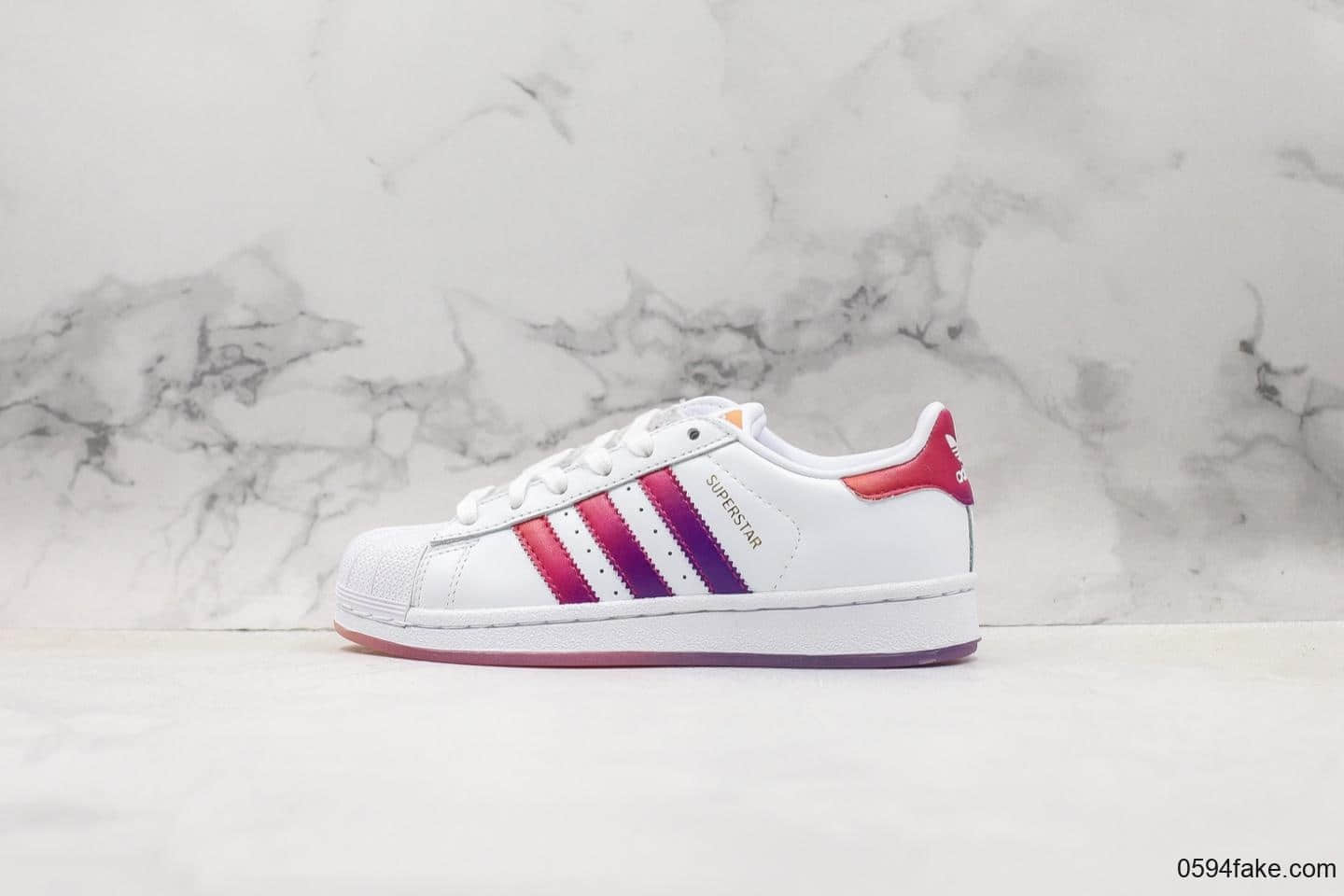 阿迪达斯Adidas superstar 80S三叶草贝壳头渐变红限定配色经典百搭休闲运动板鞋 货号：EG8132