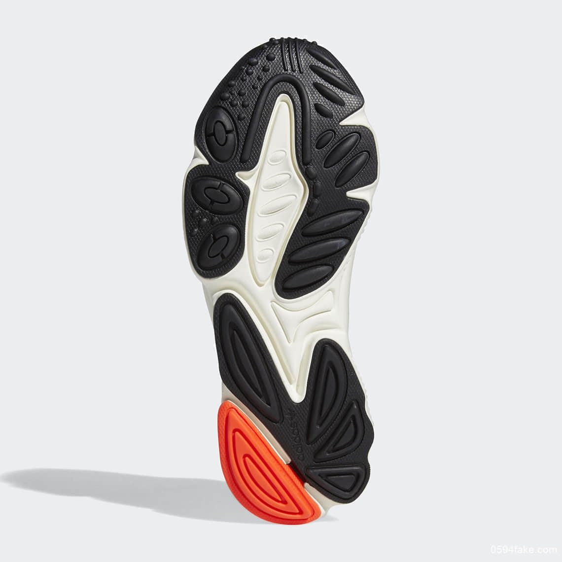 向经典缓震 adiPRENE+ 科技致敬！这双adidas Ozweego配色有点好看哦！ 货号：EH0252