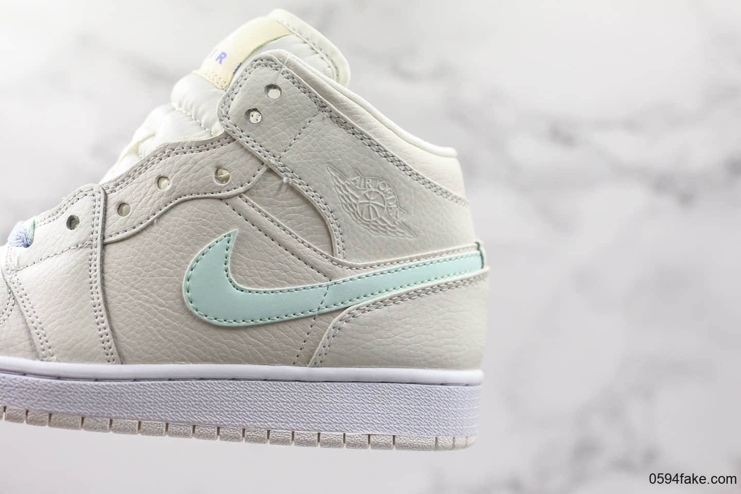 乔丹Air Jordan 1 Mid GS四色鸳鸯彩带公司级版本中帮百搭篮球鞋原装进口皮料原楦成绩版本 货号：555112-035