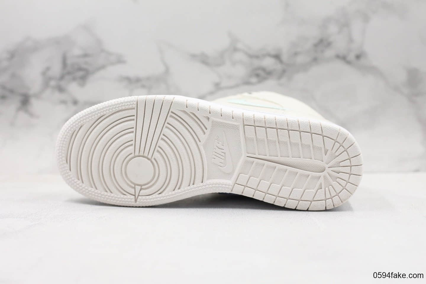 乔丹Air Jordan 1 Mid GS四色鸳鸯彩带公司级版本中帮百搭篮球鞋原装进口皮料原楦成绩版本 货号：555112-035