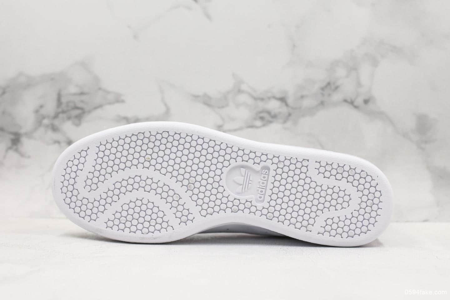 阿迪达斯Adidas Stan Smith法国限定史密斯纯原版本彩旗尾软头层荔枝纹全新配色休闲百搭小白鞋 货号：BD7433