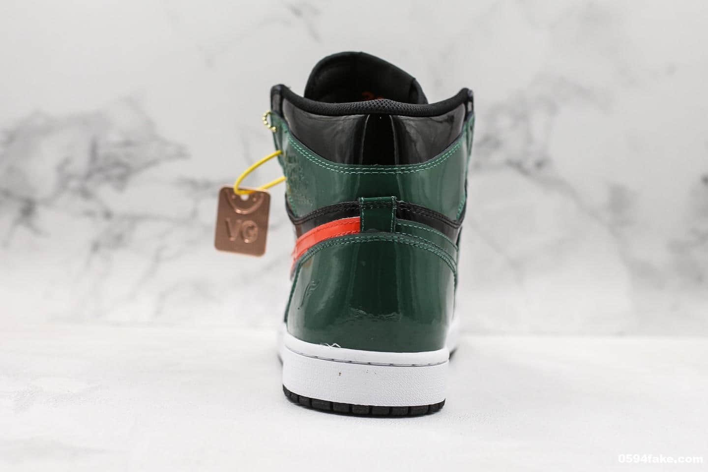 乔‎丹‌Air Jordan 1 x SoleFly F&F纯原版本乔​丹1代‎大​宝剑篮‎球鞋黑‎绿​漆皮‎鸳‌鸯限量​联名‎款全新升‎级版‎鞋楦一比一开版‎完‎美‌还‌原 货号：AV3905-038