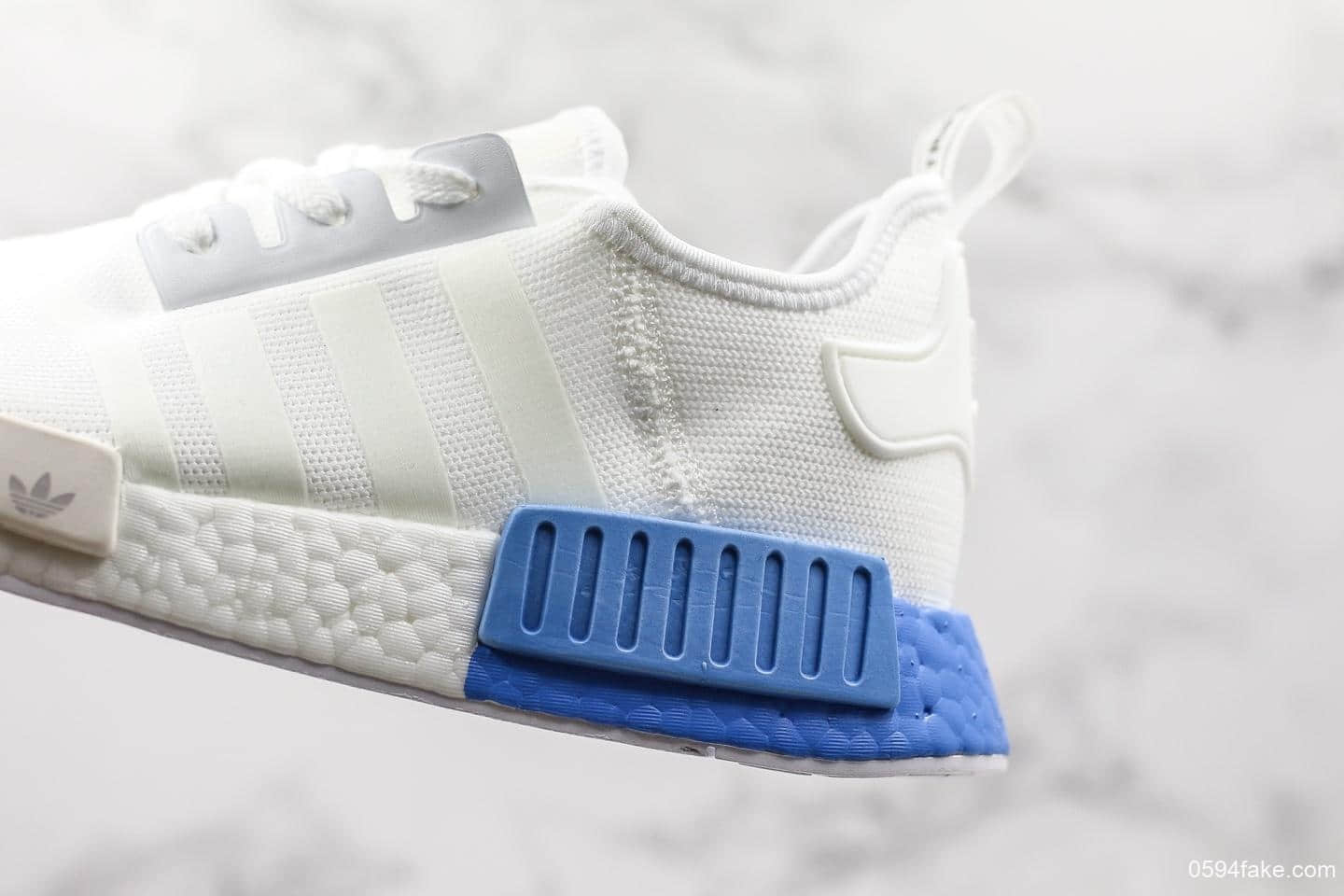 阿迪达斯Adidas Boost NMD经典系列公司级版本弹力针织面原厂巴斯夫爆米花大底跑步鞋 货号：EE6677