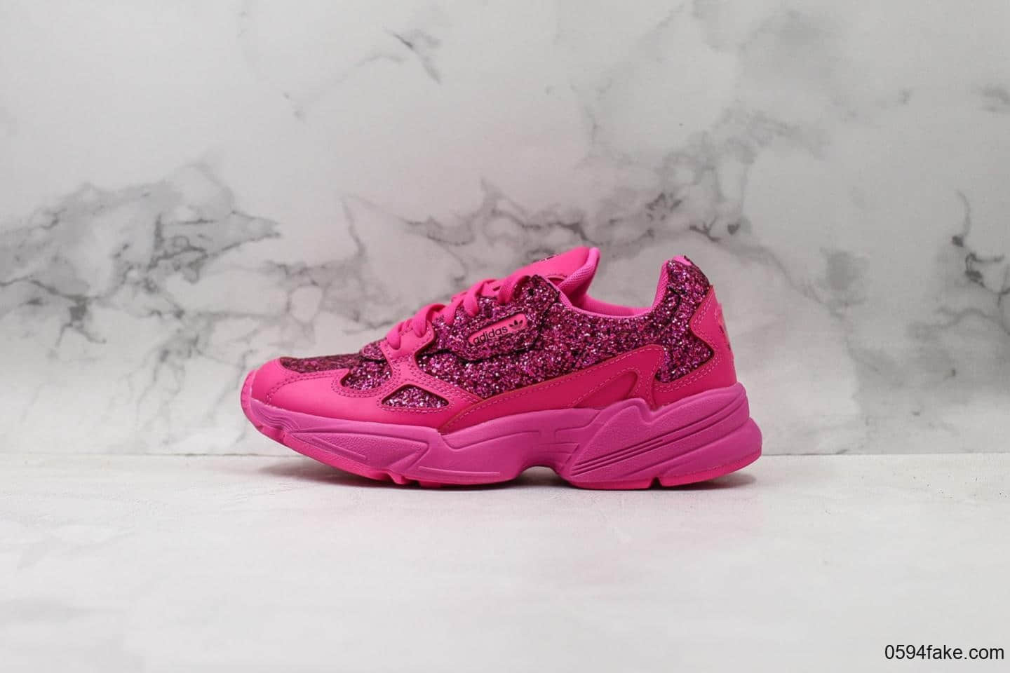 阿迪达斯Adidas Originals Falcon W经典元素夜店亮片粉公司级版本猎鹰复古老爹鞋 货号：BD8077