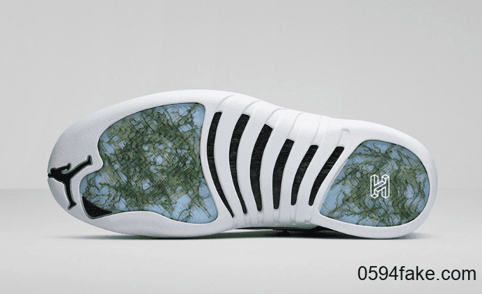 个性鞋盒+鞋底海草装扮！这双Air Jordan 12“Game Ball”PE花样真不少！