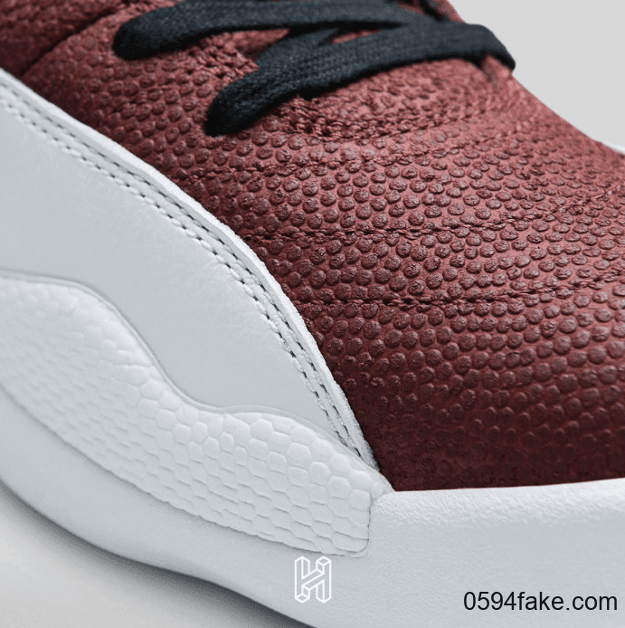 个性鞋盒+鞋底海草装扮！这双Air Jordan 12“Game Ball”PE花样真不少！