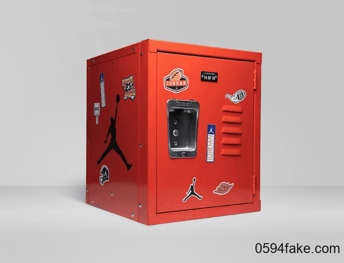 个性鞋盒+鞋底海草装扮！这双Air Jordan 12“Game Ball”PE花样真不少！