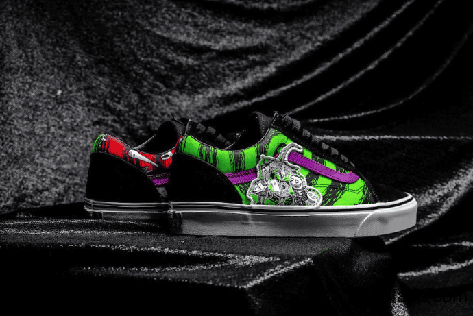 哥特风来袭!Vans“The Nightmare Before Christmas”系列下月发售!