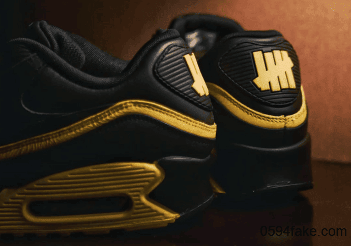 Undefeated x Nike Air Max 90又一配色曝出实物图！明日发售！