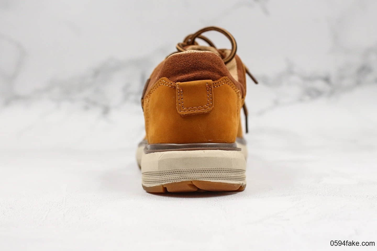 卡特CAT 19ss新款高端户外休闲工装系列低帮马丁靴棕色公司级优质磨砂牛皮材质原楦开发爆款鞋 货号:P722958