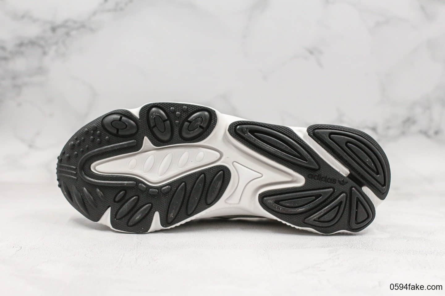 阿迪达斯Adidas Ozweego adiprene公司级版本水管老爹鞋皮面款3M反光鞋面复古运动老爹鞋 货号:EE7005