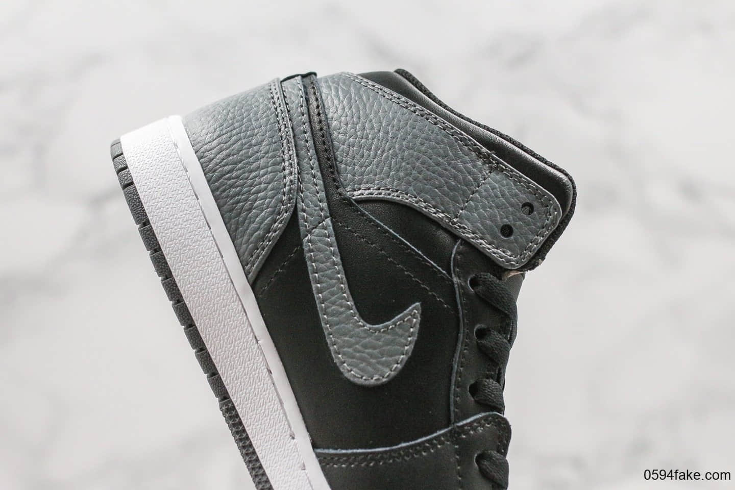 乔丹Air Jordan 1 mid实战篮球鞋中帮AJ1影子灰纯原带半码原厂渠道全新批次定制皮料 货号:554725-041