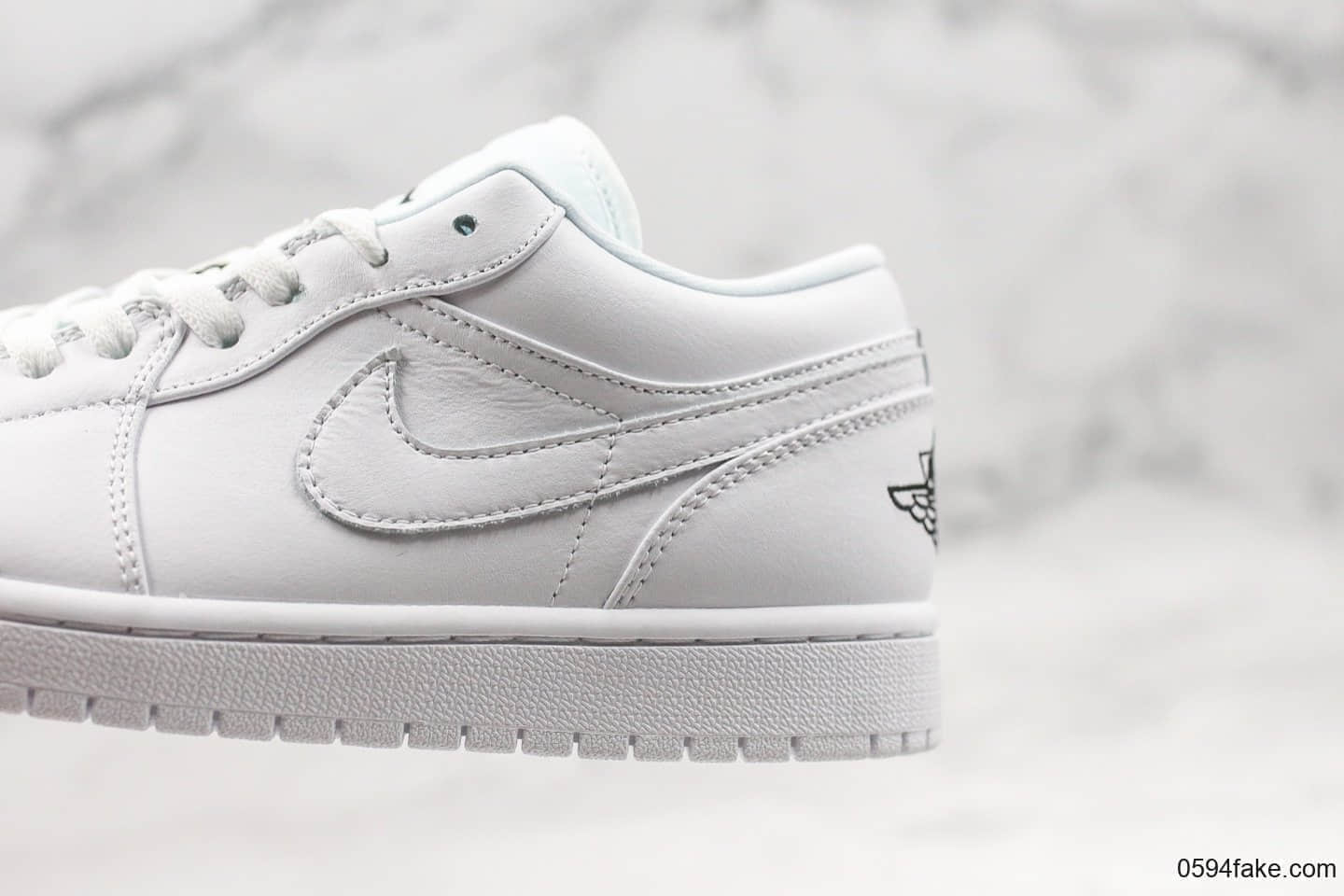耐克Nike Air Jordan 1 Low GS公司级版本乔丹AJ1低帮纯白黑标后张sole气垫原鞋开模 货号:553560-101