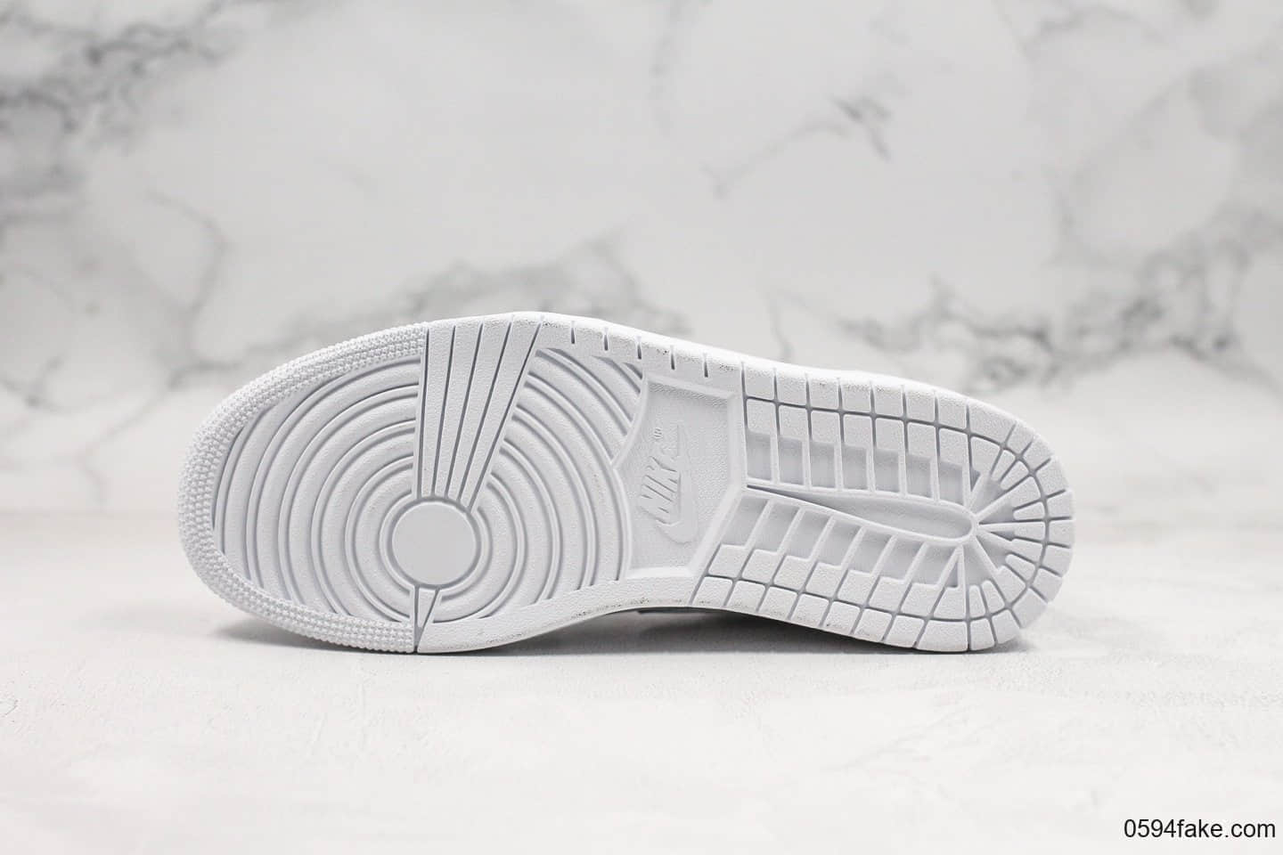 耐克Nike Air Jordan 1 Low GS公司级版本乔丹AJ1低帮纯白黑标后张sole气垫原鞋开模 货号:553560-101