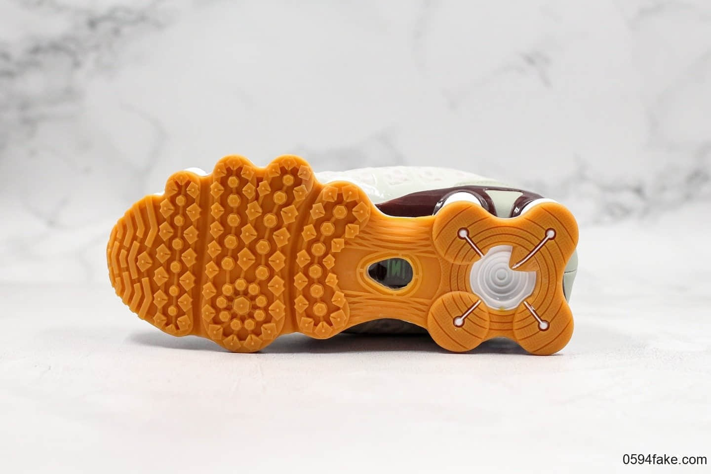 耐克Nike Shox TL气柱弹簧鞋休闲跑鞋灰粉色公司级带半码独立开发气柱鞋膜提供出色缓震性能 货号:CI7691-100