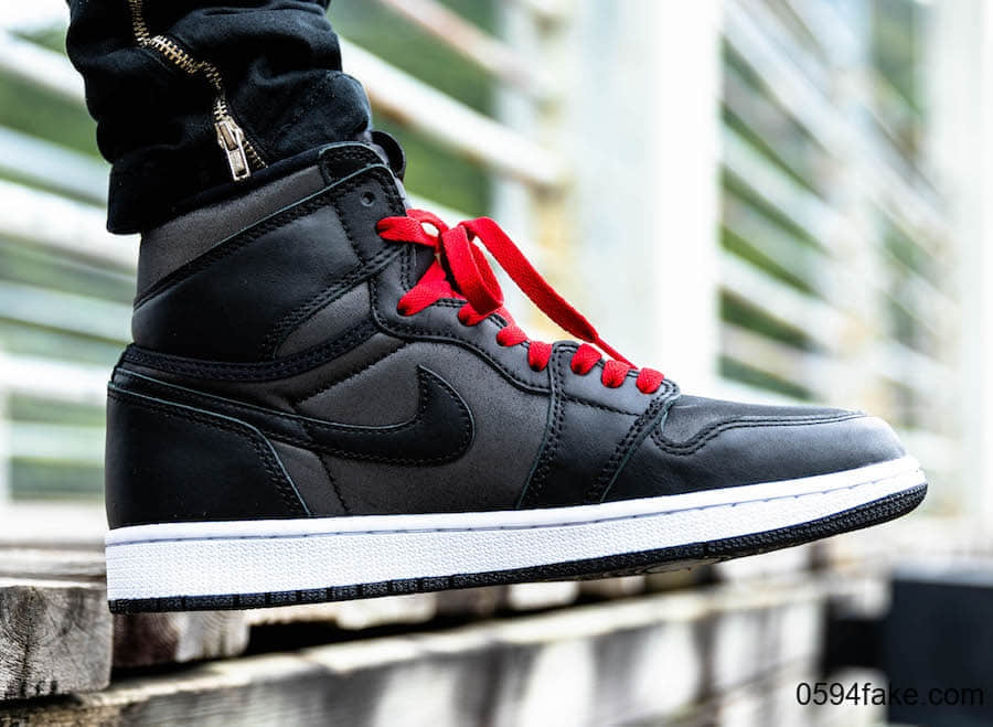Air Jordan 1“ Black Satin”释出上脚图！看完你“真香”了吗？ 货号：555088-060